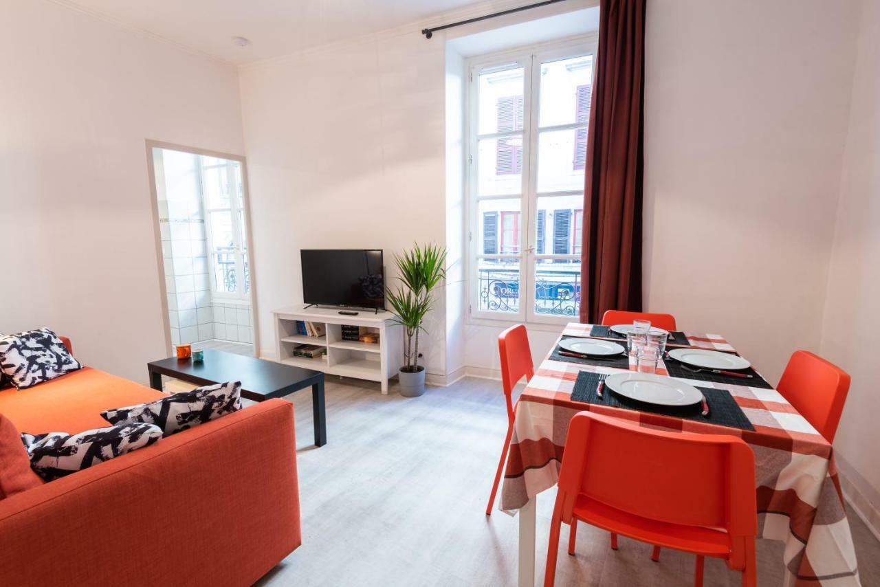 Appartement Coeur De Ville - Wifi - Lave-Seche Linge โป ภายนอก รูปภาพ